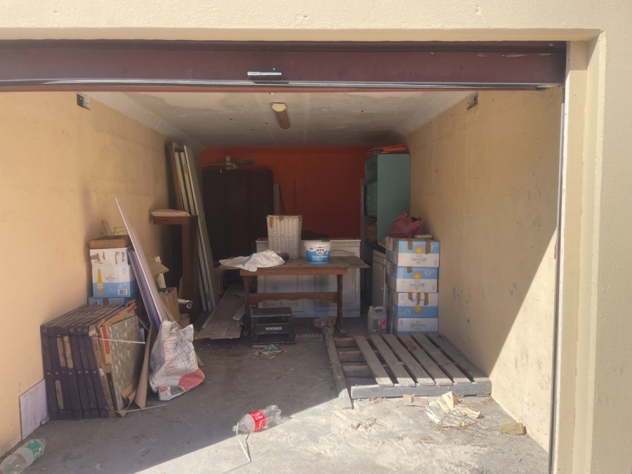 To Let 2 Bedroom Property for Rent in Crofters Valley Western Cape